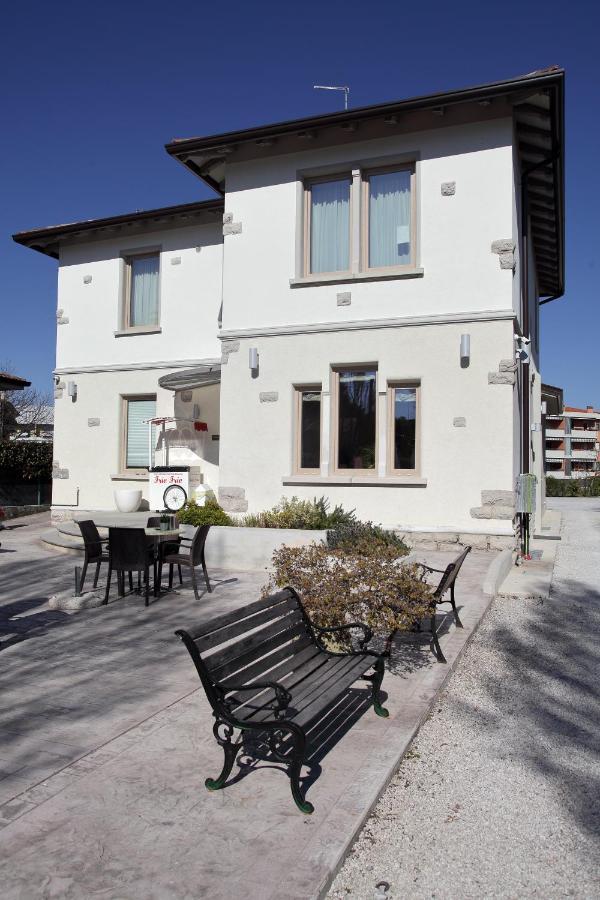 רונצ'י דיי לג'יונרי Residence Villa Frio Frio מראה חיצוני תמונה